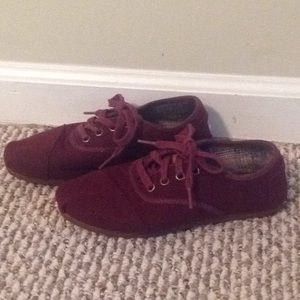 Toms Size 6 Lace Ups
